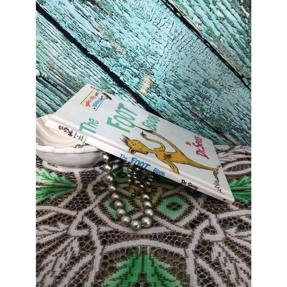 1993 Dr. Seuss Book “The Foot Book” Like New - Picture 3 of 10